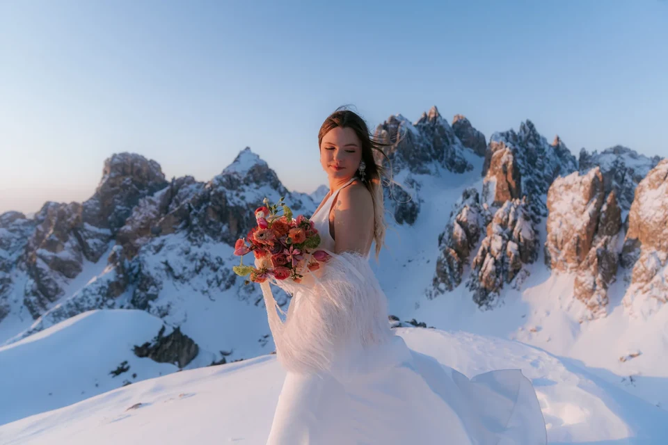 A Winter Ski Elopement in the Dolomites