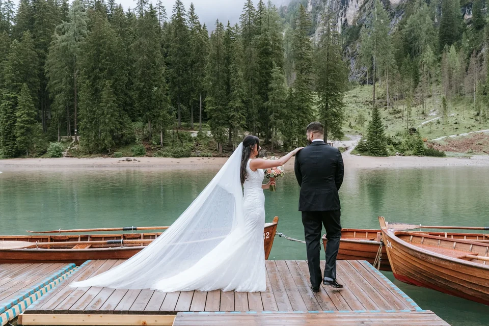 Wooden Boats and Lakeside Pizza — a Lago di Braies Elopement