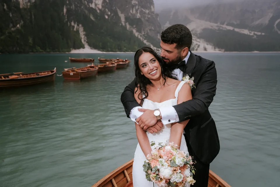 Wooden Boats and Lakeside Pizza — a Lago di Braies Elopement