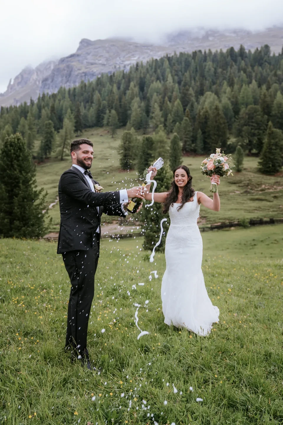 Wooden Boats and Lakeside Pizza — a Lago di Braies Elopement