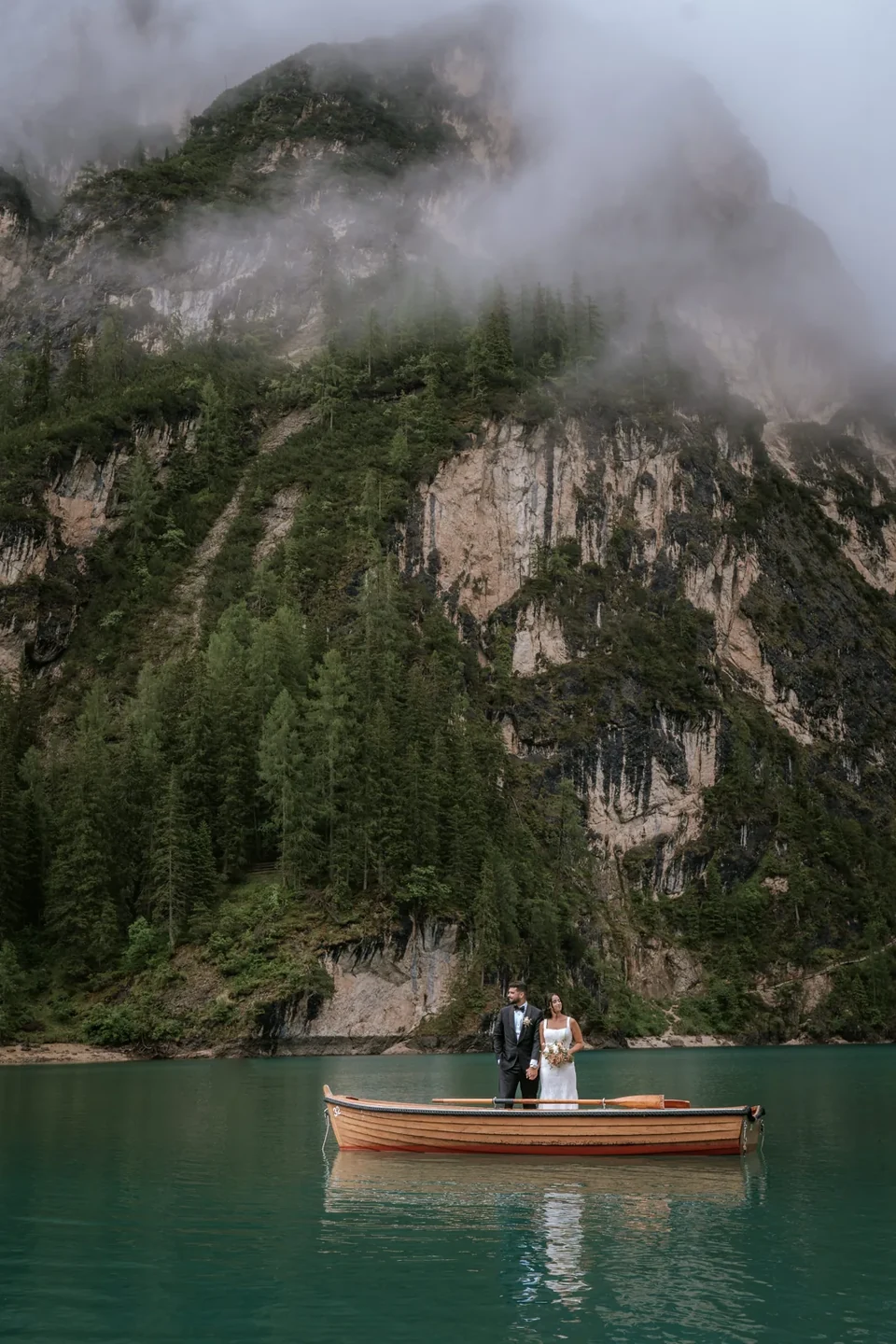 Wooden Boats and Lakeside Pizza — a Lago di Braies Elopement