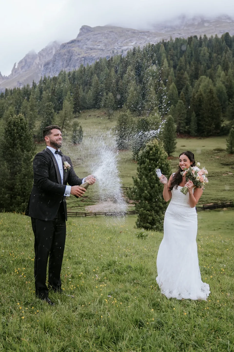 Wooden Boats and Lakeside Pizza — a Lago di Braies Elopement