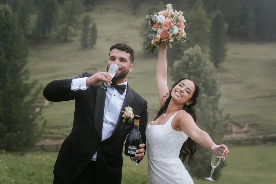 Wooden Boats and Lakeside Pizza — a Lago di Braies Elopement