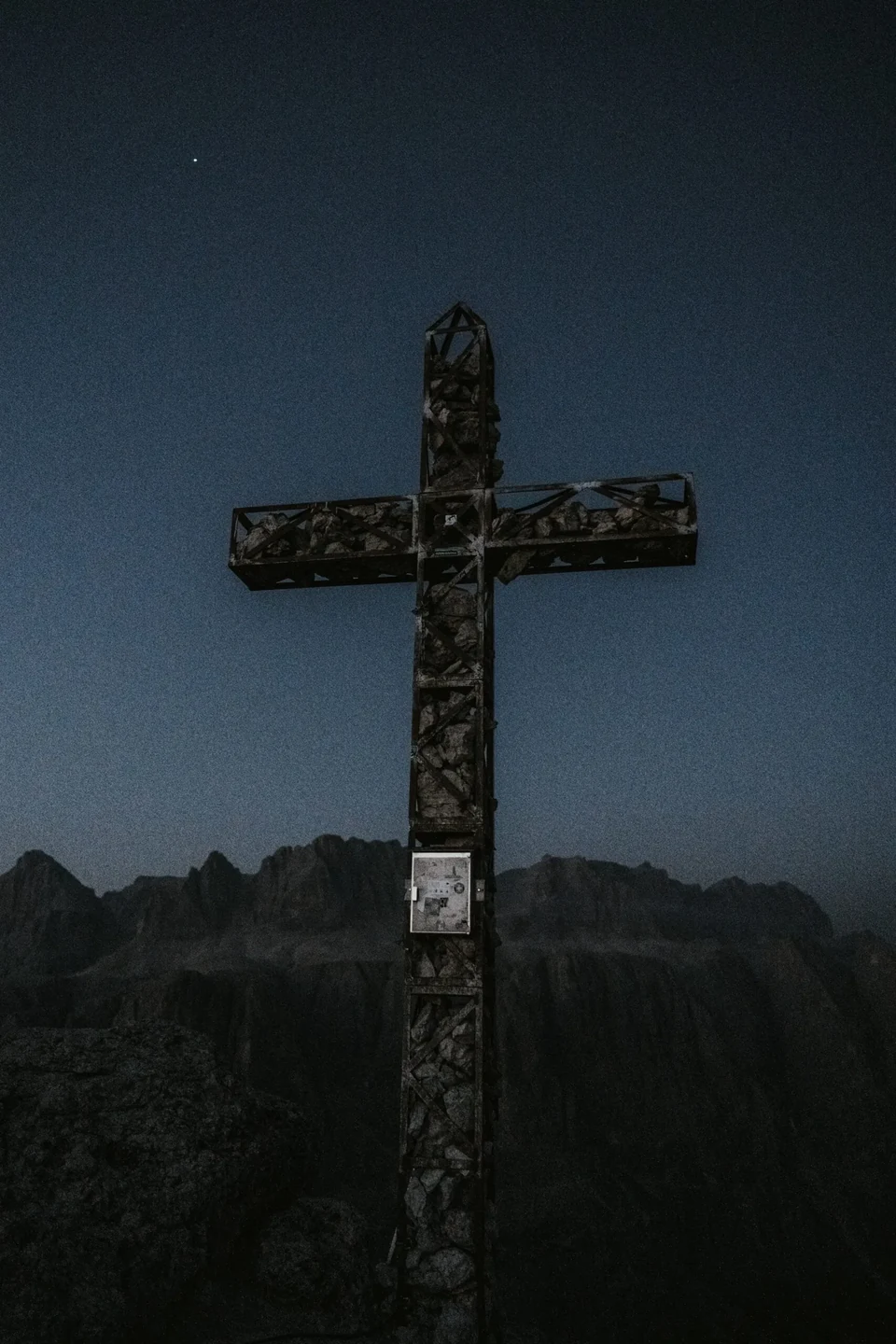 A Magical Sunrise Elopement in the Dolomites